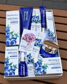 Набір косметики для догляду за обличчям Bioaqua Blueberry 5 в 1 (крем, крем під очі, сироватка для обличчя, пінка для вмивання, CS1930680-ID3186335168 фото