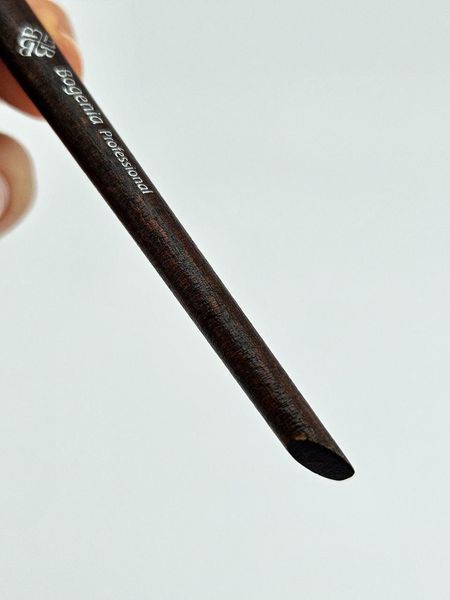Профессиональная кисточка для нанесения и растушевки теней Bogenia Professional BLENDING BRUSH BG200 №012 15.5 x 0.7 см BG200.012 фото